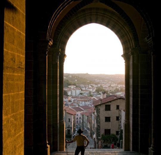 Хостел Gite La Decouverte Petit Dejeuner Offert Le Puy-en-Velay Экстерьер фото